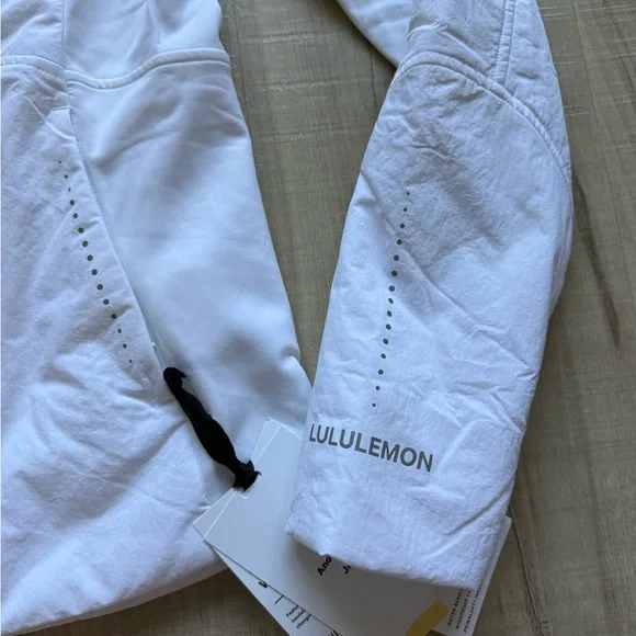 Lululemon Another Mile Jacket - Picture 12 of 16